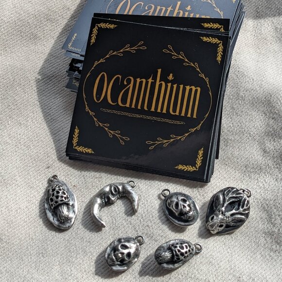 Memento Mori Pendant - Picture 4 of 7